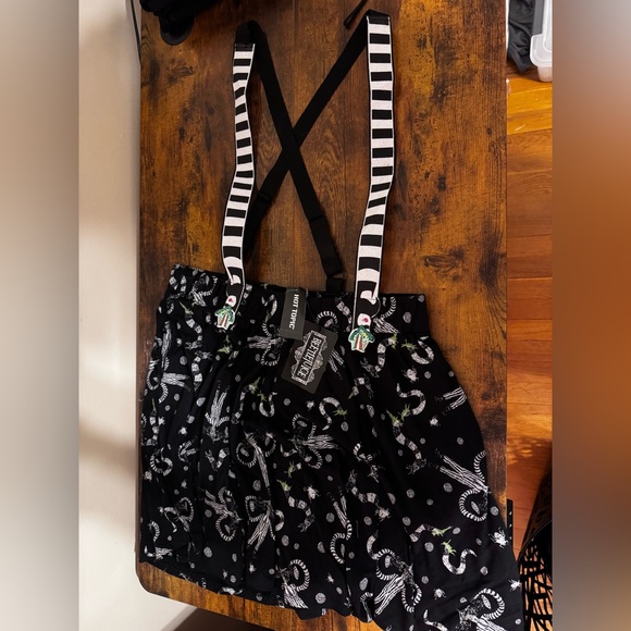 NWT Women’s Plus Size Beetlejuice Skirt Sz1 - Picture 1 of 7